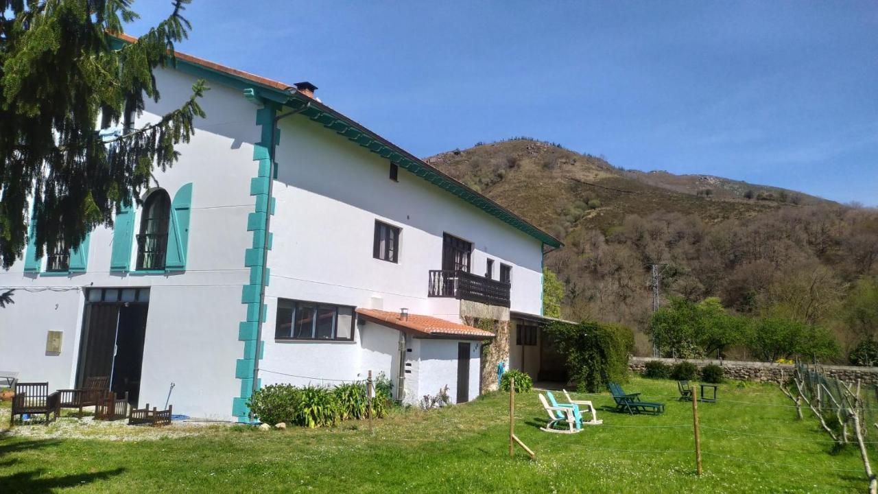 Apartamentos Florinda Ucieda Luaran gambar