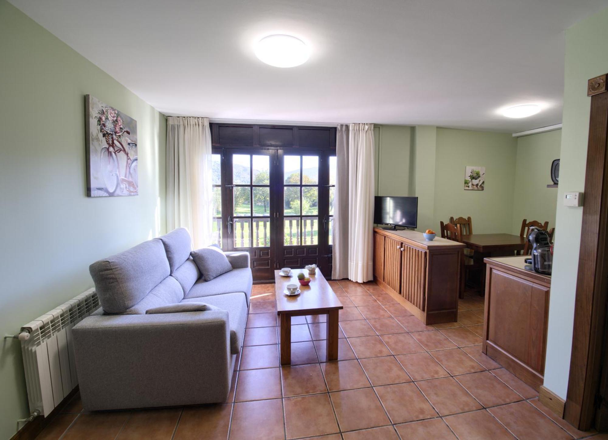 Apartamentos Florinda Ucieda Bilik gambar