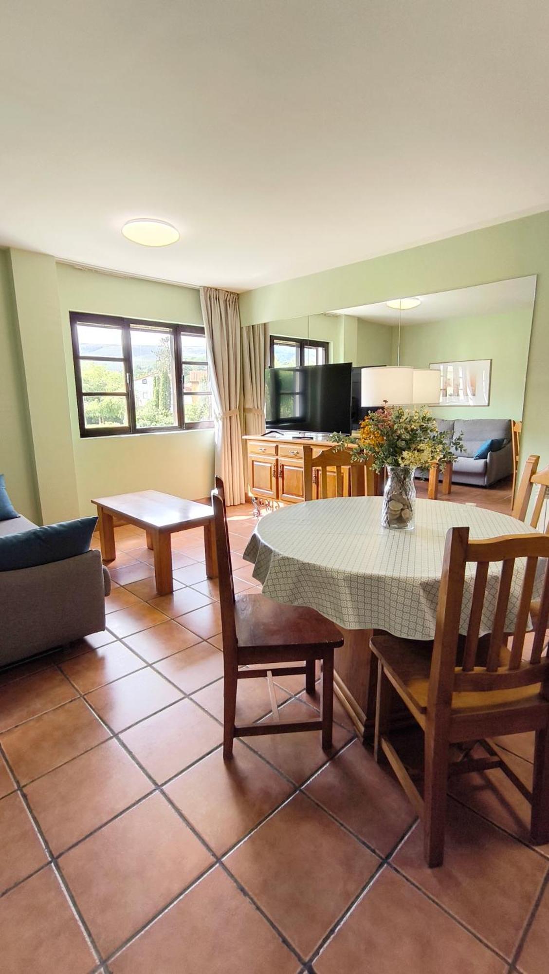 Apartamentos Florinda Ucieda Luaran gambar